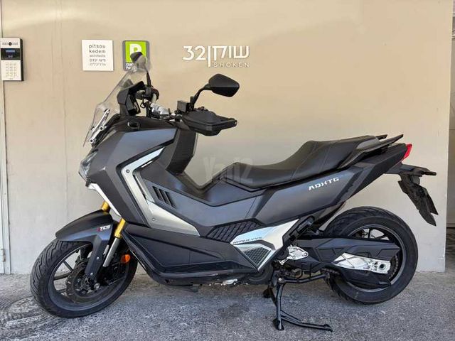 מודעת רכב סאן יאנג ADX400
