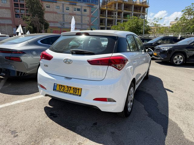 מודעת רכב יונדאי i20 2