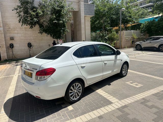 מודעת רכב מיצובישי אטראז'