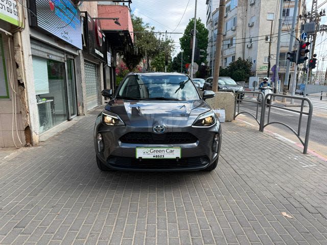 מודעת רכב טויוטה יאריס קרוס