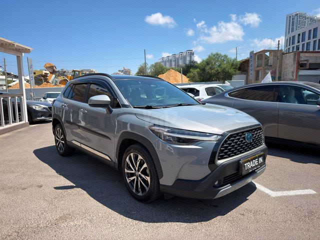 מודעת רכב טויוטה קורולה קרוס 1