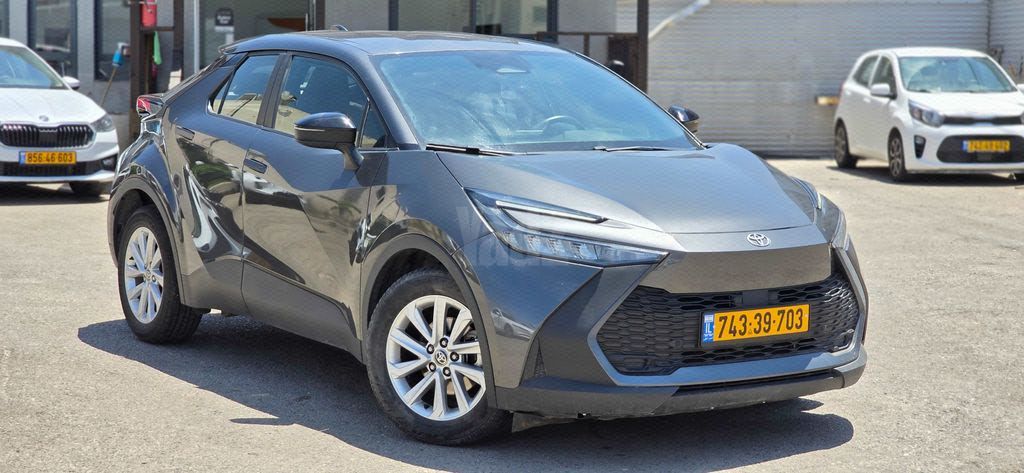 מודעת רכב טויוטה C-HR