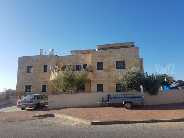 יסמין 1