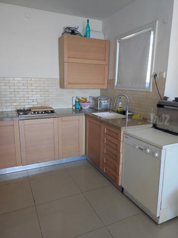 תמונה 6 של דירת 4 חדרים להשכרה בהרצליה
