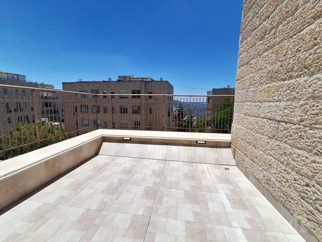 דירה למכירה בירושלים (תיווך) — 3