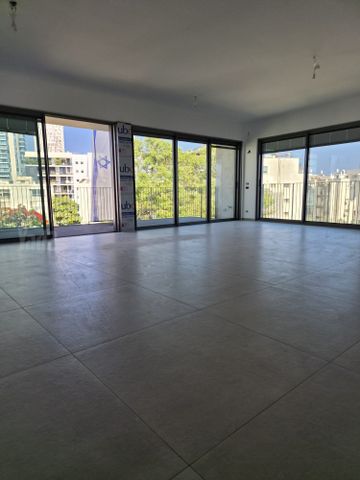 דירה למכירה בתל אביב יפו (תיווך) — 2
