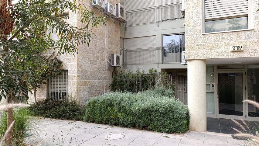 נפתלי 23