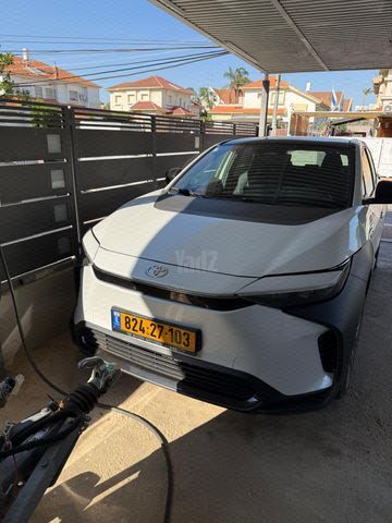 מודעת רכב טויוטה bZ4X