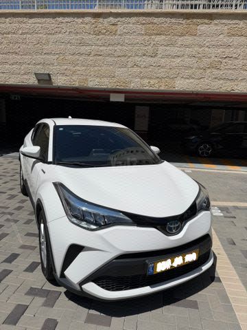 מודעת רכב טויוטה C-HR
