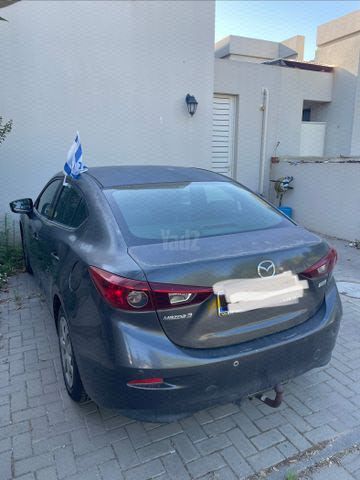 מודעת רכב מאזדה 3