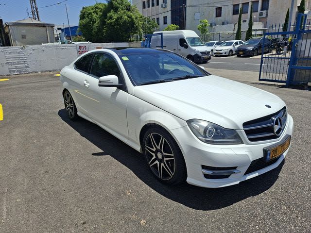 מודעת רכב מרצדס-בנץ C-class