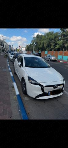 מודעת רכב מאזדה 2