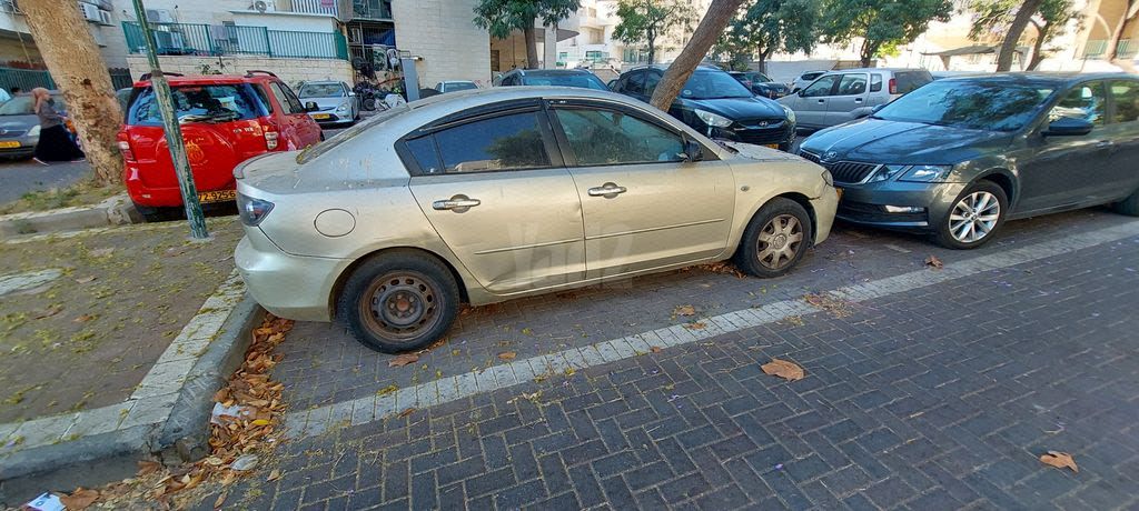 מודעת רכב מאזדה 3