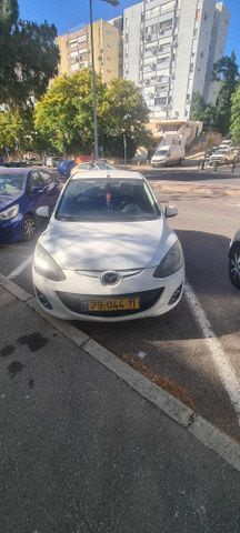 מודעת רכב מאזדה 2