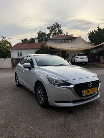 מודעת רכב מאזדה 2