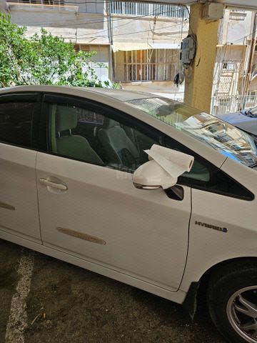 מודעת רכב טויוטה פריוס