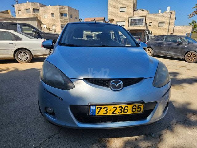 מודעת רכב מאזדה 2