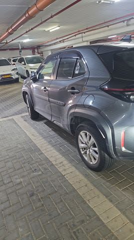 מודעת רכב טויוטה יאריס קרוס