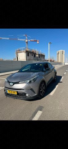 מודעת רכב טויוטה C-HR