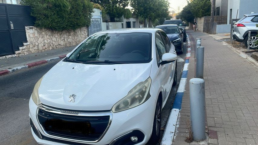 מודעת רכב פיג'ו 208