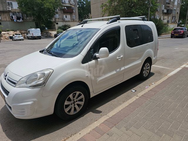 מודעת רכב סיטרואן ברלינגו
