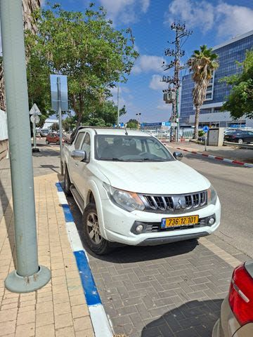 מודעת רכב מיצובישי טרייטון / L200