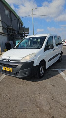 מודעת רכב סיטרואן ברלינגו