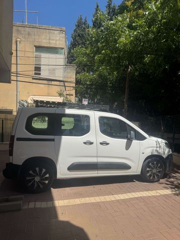 מודעת רכב סיטרואן ברלינגו