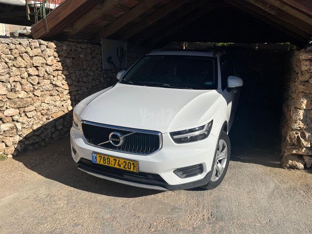 מודעת רכב וולוו XC40