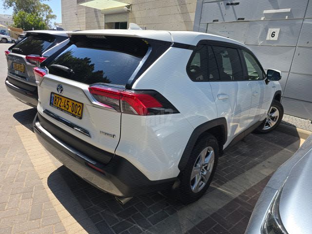 מודעת רכב טויוטה RAV4
