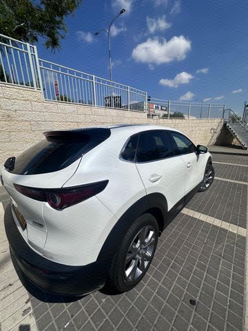 מודעת רכב מאזדה CX-30