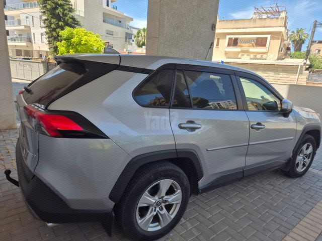 מודעת רכב טויוטה RAV4