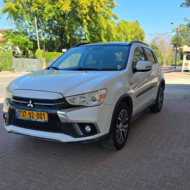 מודעת רכב מיצובישי ASX