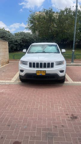 מודעת רכב ג'יפ גרנד צ'ירוקי