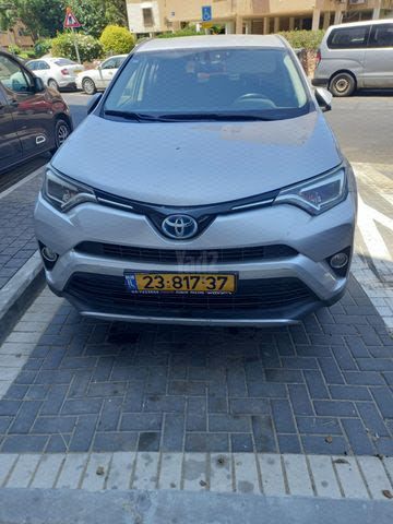 מודעת רכב טויוטה RAV4
