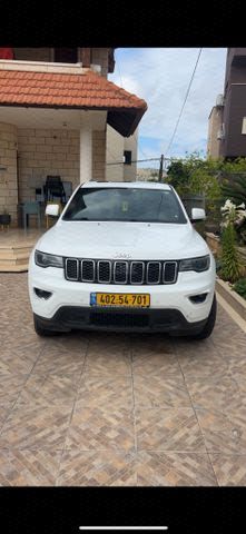 מודעת רכב ג'יפ גרנד צ'ירוקי