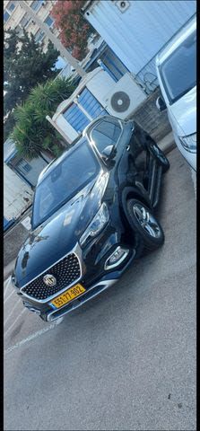 מודעת רכב אם ג'י EHS PHEV