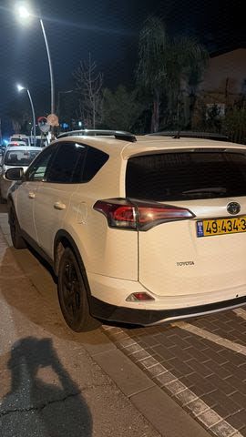 מודעת רכב טויוטה RAV4