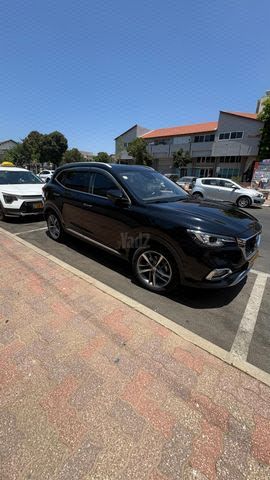 מודעת רכב אם ג'י EHS PHEV