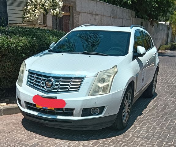 מודעת רכב קאדילק SRX