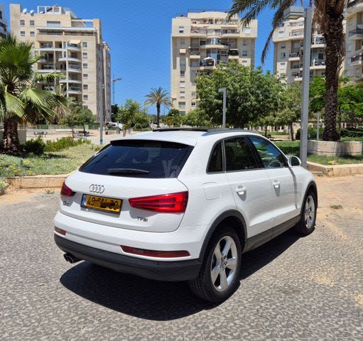 מודעת רכב אאודי Q3 1