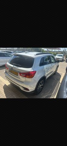 מודעת רכב מיצובישי ASX