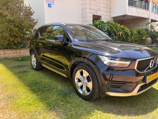 מודעת רכב וולוו XC40