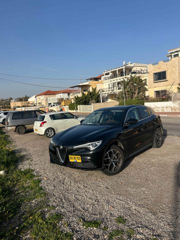 מודעת רכב אלפא רומיאו סטלביו