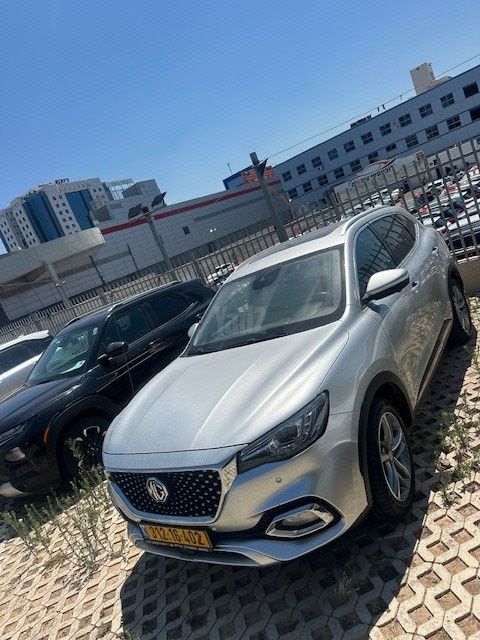 מודעת רכב אם ג'י EHS PHEV