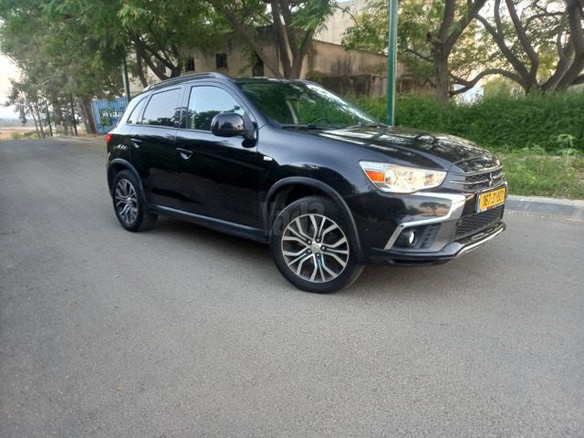 מודעת רכב מיצובישי ASX