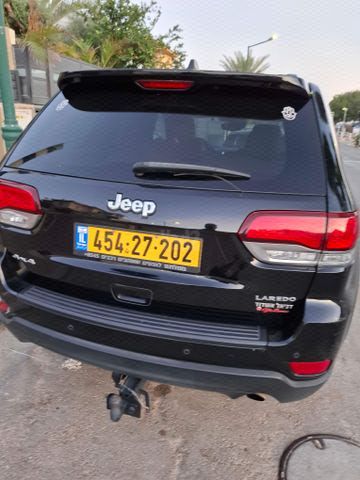 מודעת רכב ג'יפ גרנד צ'ירוקי