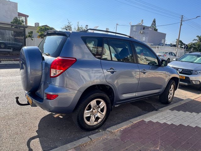 מודעת רכב טויוטה RAV4