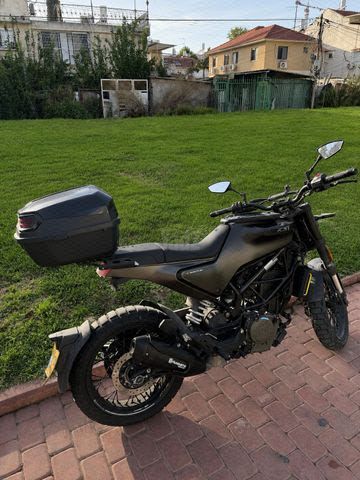 מודעת רכב הוסקוורנה SVARTPILEN 401