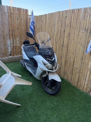 מודעת רכב סאן יאנג ג'וי רייד 200